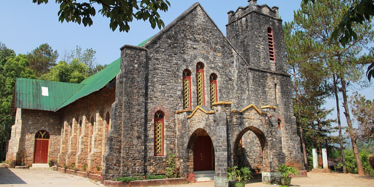 Myanmar : un prêtre abattu pendant son sermon