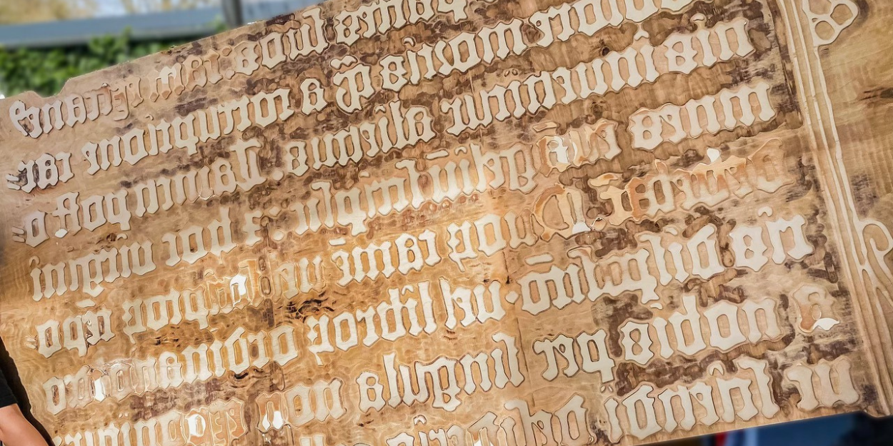 À Mayence, la plus grande page biblique au monde imprimée pour l'anniversaire de Gutenberg