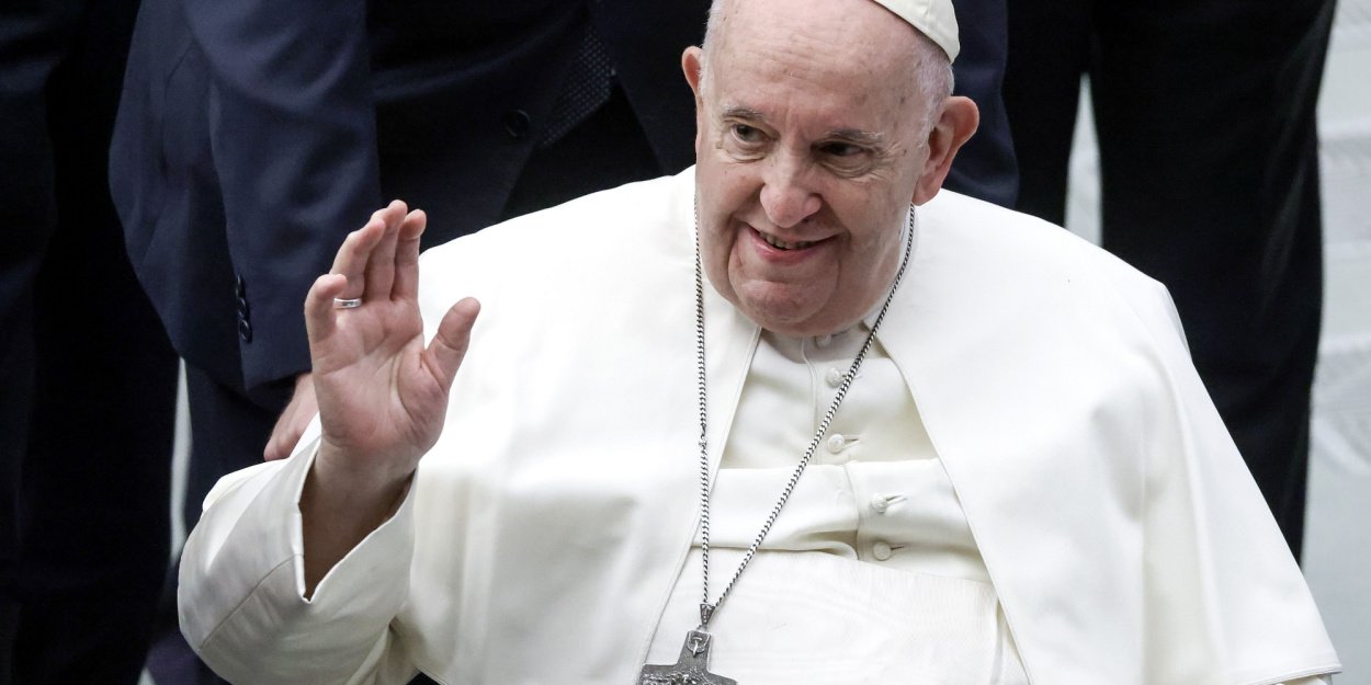 In Rome wast de paus de voeten van 12 jonge gevangenen