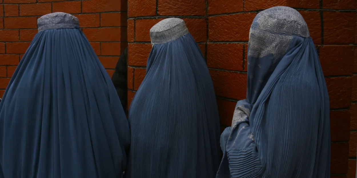 Afghanistan  la guerre des talibans contre les femmes est un apartheid des genres