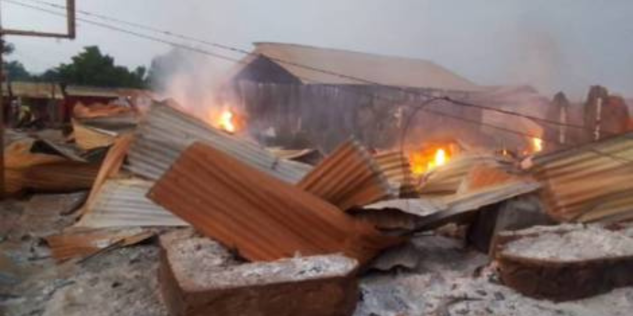Attaque contre une église en RDC des rescapés racontent une nuit de "terreur"