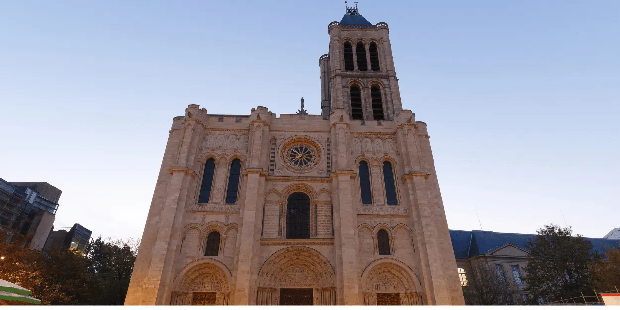 Basilique_Saint-Denis_Stéphane_Bern_pilotera_reconstruction