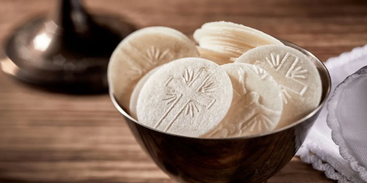 Chips ou hostie ? Une publicité italienne fait scandale