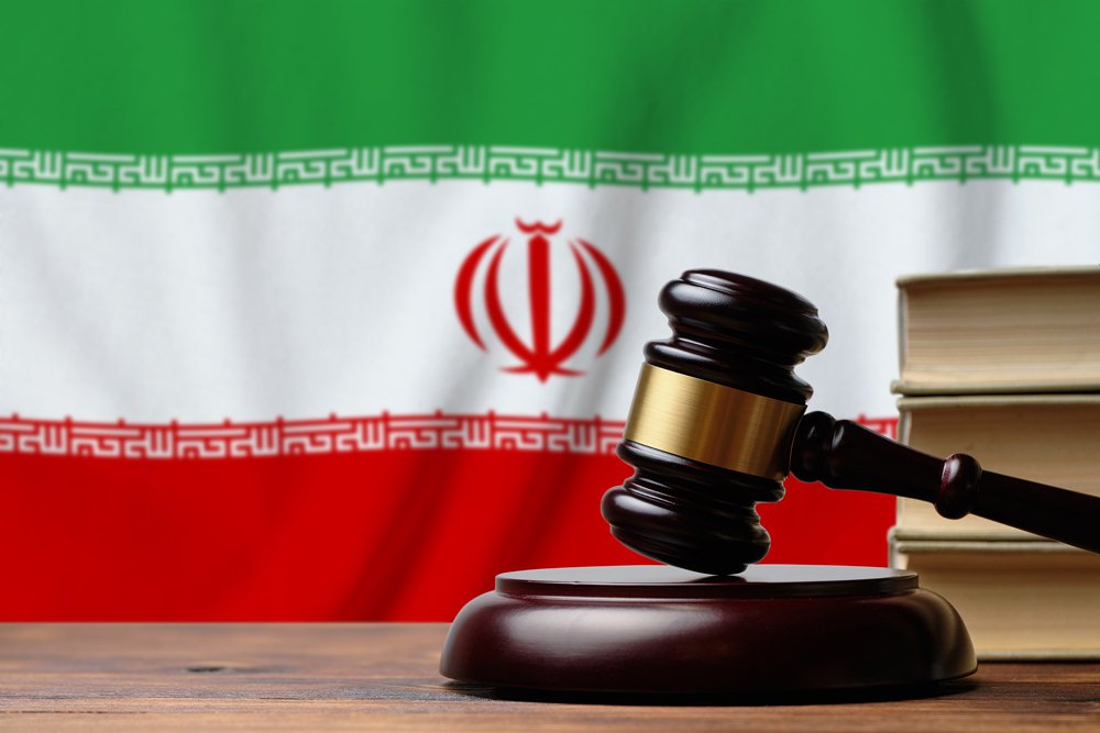 Im Iran erklärt ein Richter, dass Treffen mit Menschen seines eigenen Glaubens „natürlich“ seien, und spricht ein christliches Ehepaar frei