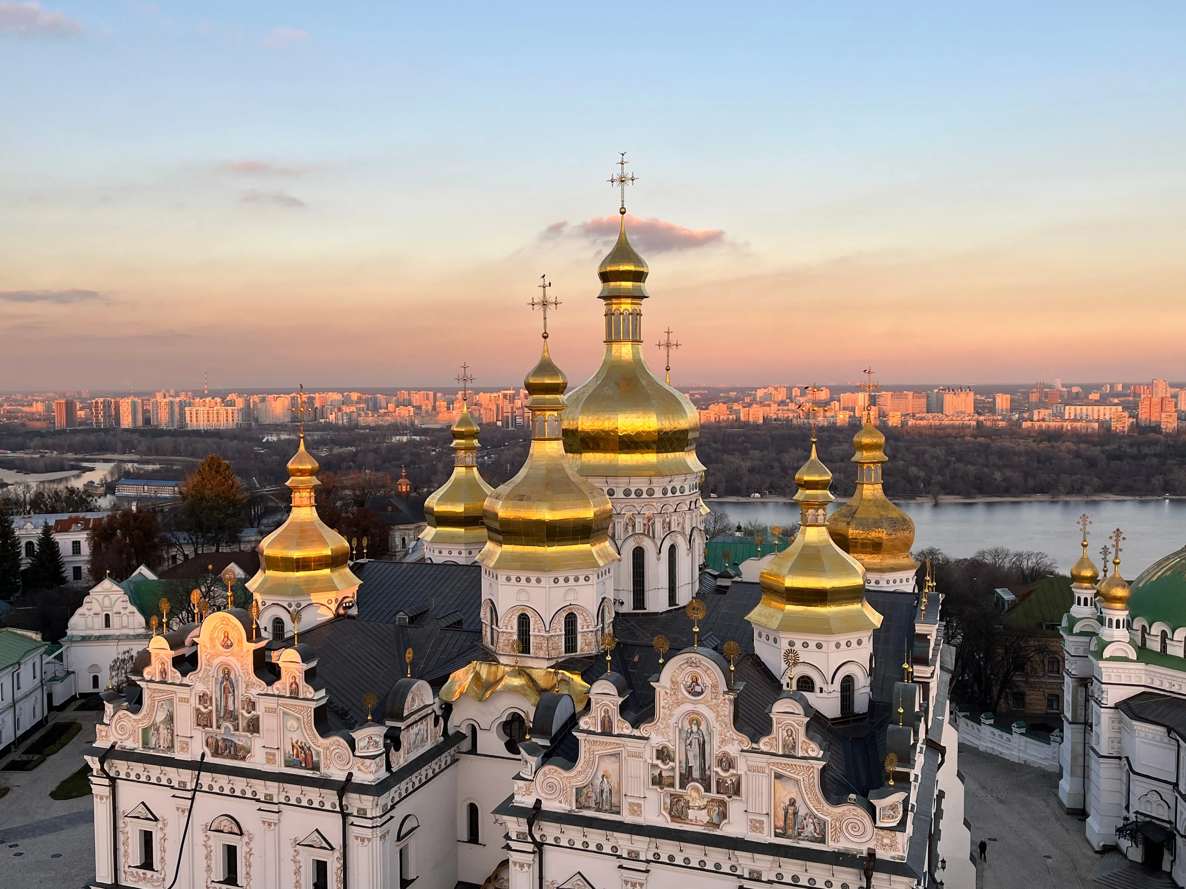 Enjeux_politiques_religieux_bombardement_cathédrale_Dormition_Kiev