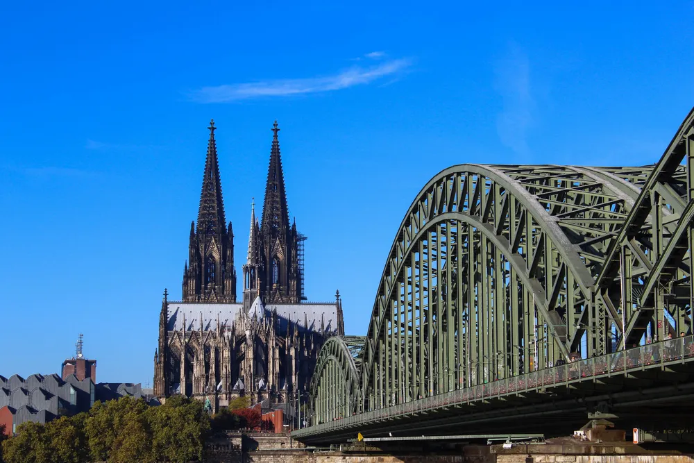 Enquête pour parjure contre le cardinal de Cologne: perquisitions dans l'archevêché