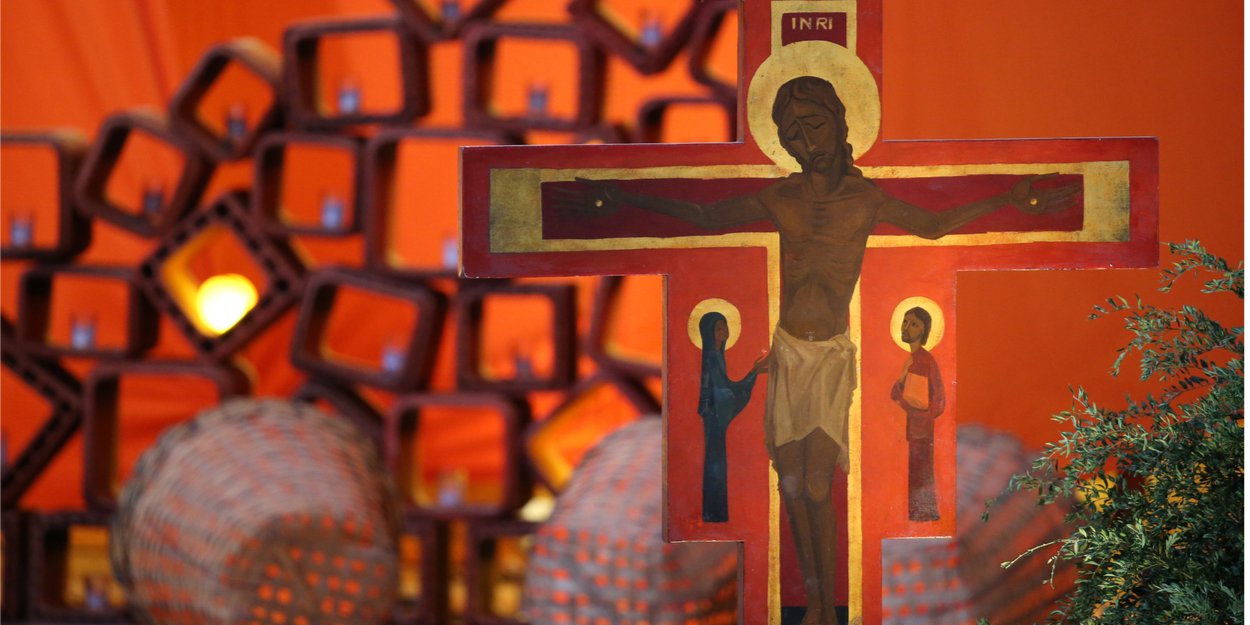 Francia, un británico anglicano a la cabeza de una comunidad influyente