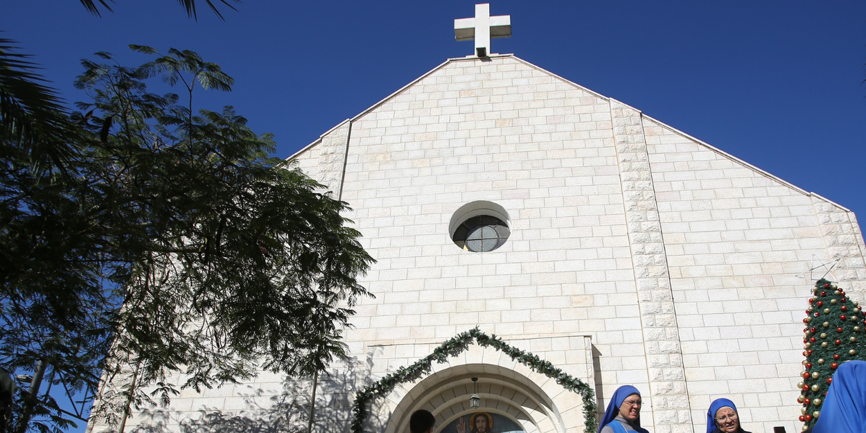 Gaza Macron "condamne fermement" le bombardement d'une église sous la protection historique de la France