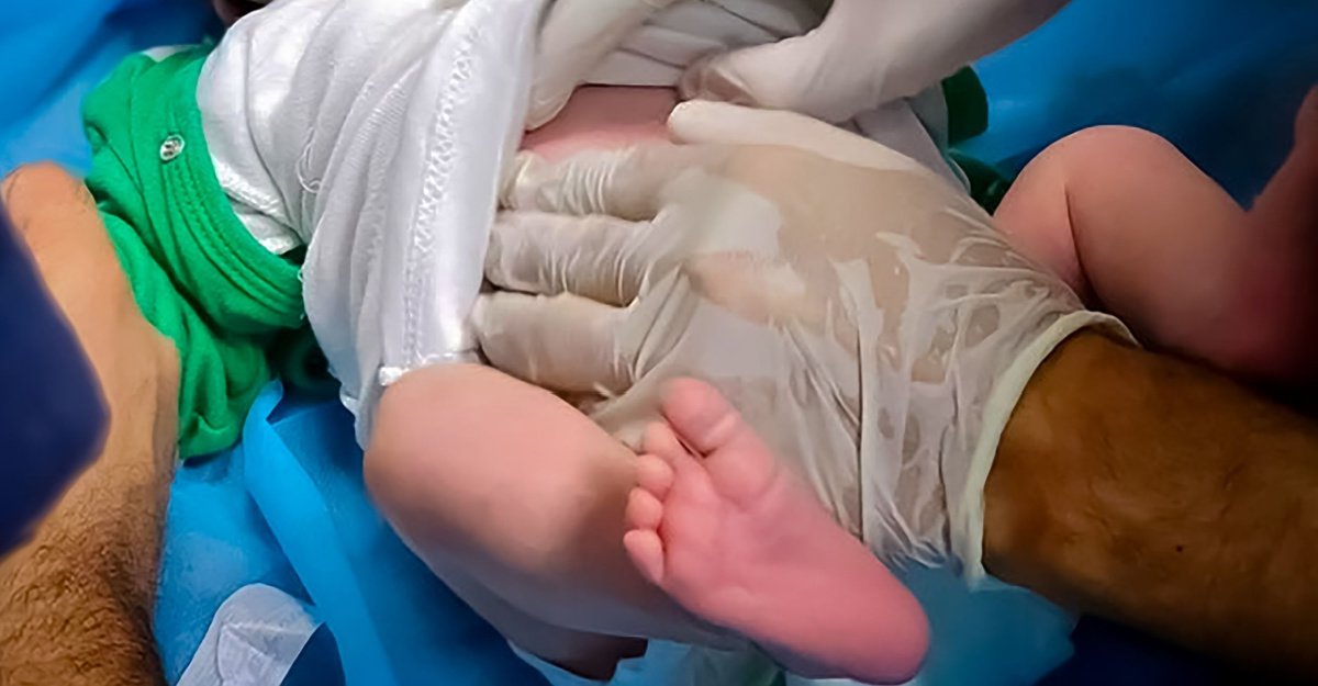 Gaza succesvolle evacuatie van 28 premature baby's naar Egypte