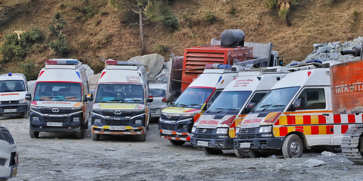 India: 41 arbeiders die vastzaten in de Silkyara-tunnel werden na 17 dagen gered