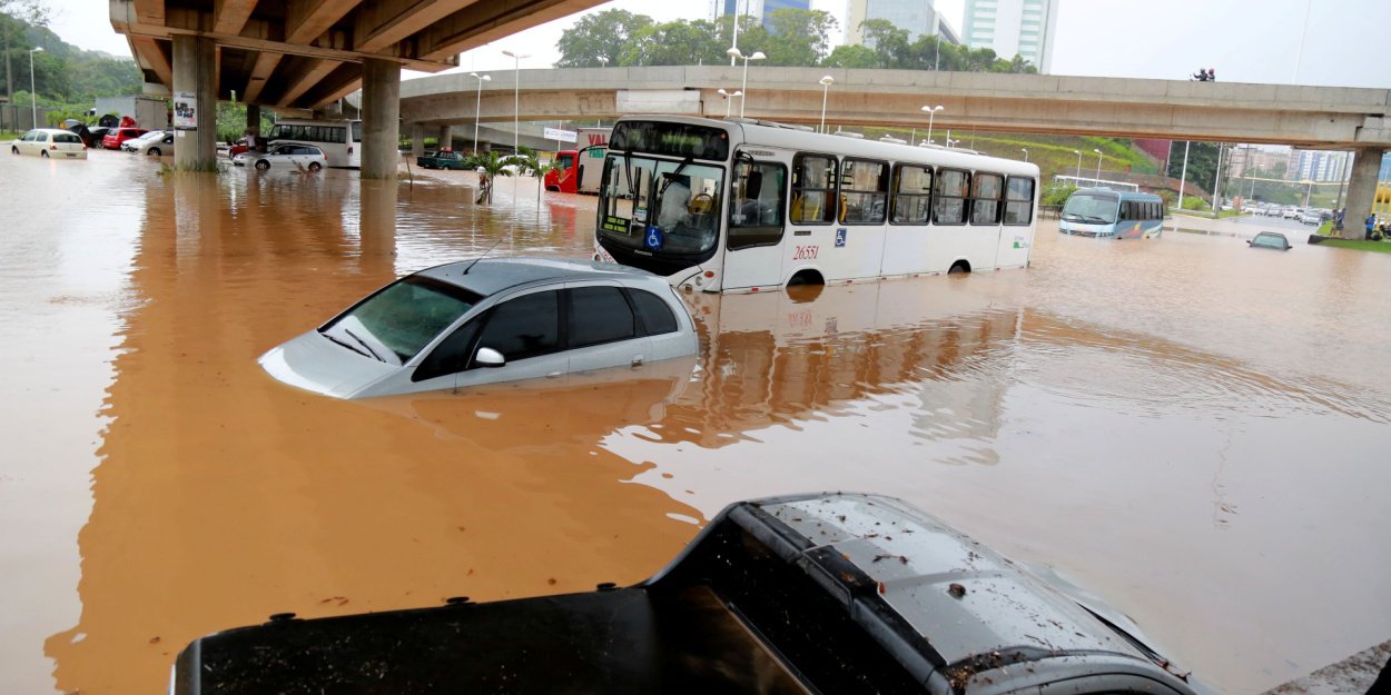 Inondations au Brésil  des actes de solidarité et des prières face à la catastrophe