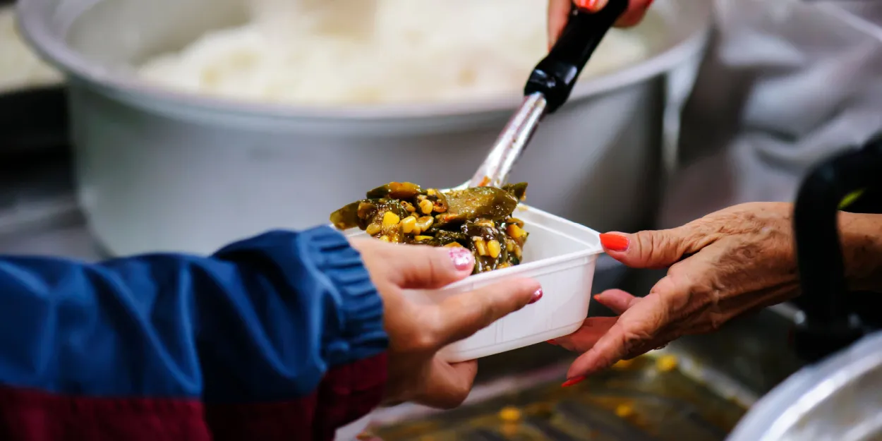 ​​Interdiction des distributions alimentaires, quels moyens d’action pour les associations