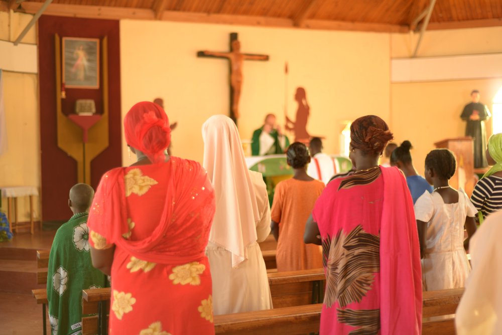 Kenia: christenvervolger getransformeerd door het evangelie bekeerlingen en vraagt ​​de kerk om vergeving