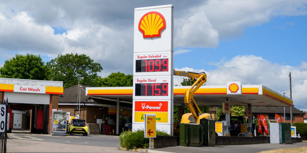 Church of England joins shareholder revolt over Shell's climate targets