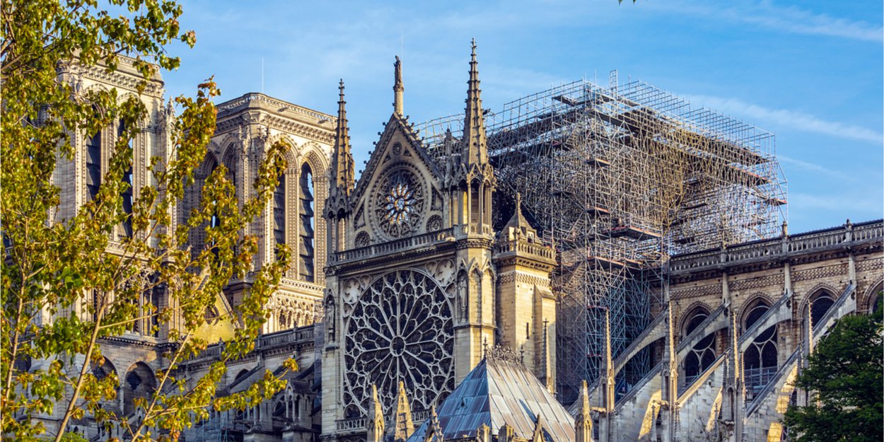 De toekomstige torenspits van Notre-Dame de Paris blijft stijgen in Lotharingen