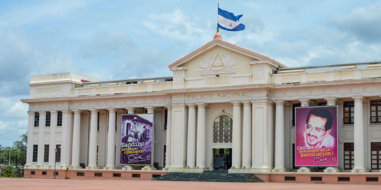 Nicaragua closes the Society of Jesus and confiscates its property