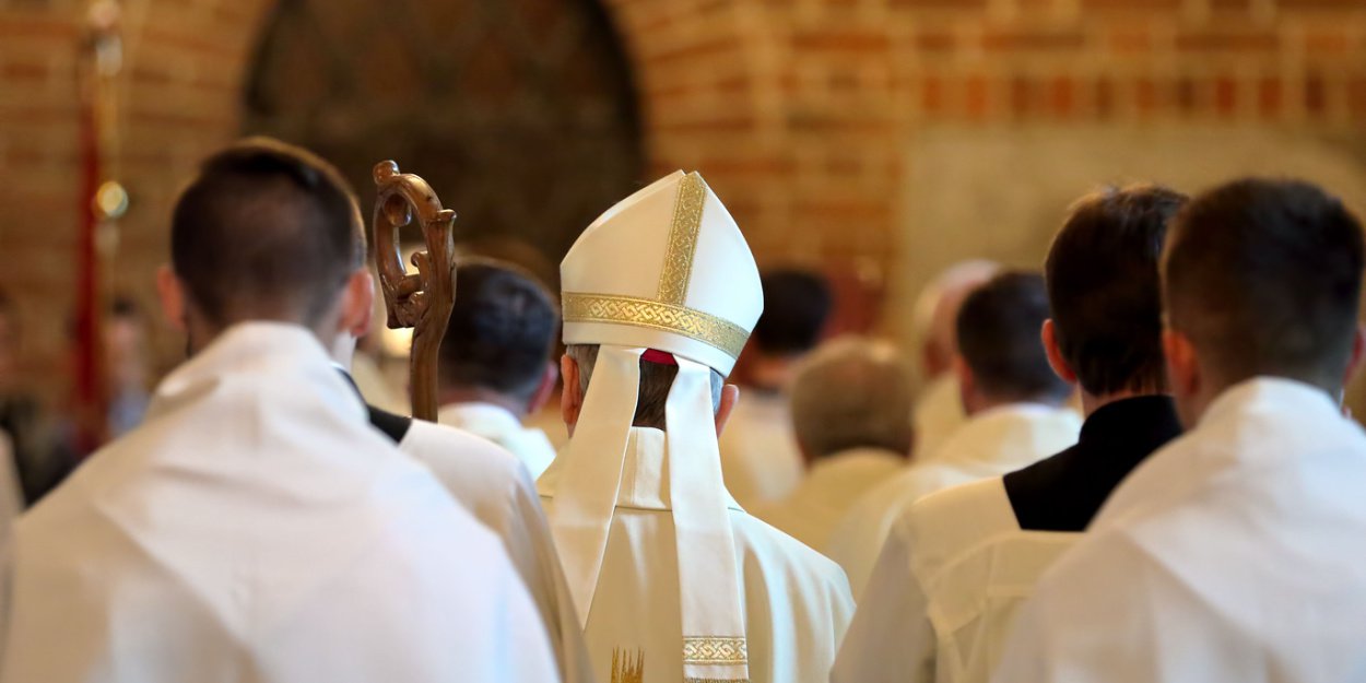 Le Vatican autorise la bénédiction des couples de même sexe, le sacrement du mariage reste toutefois réservé aux couples hétérosexuels
