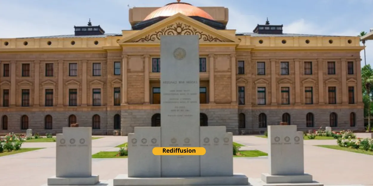 L’élue et pasteur dérobait des exemplaires de la Bible à la Chambre des représentants de l’Arizona