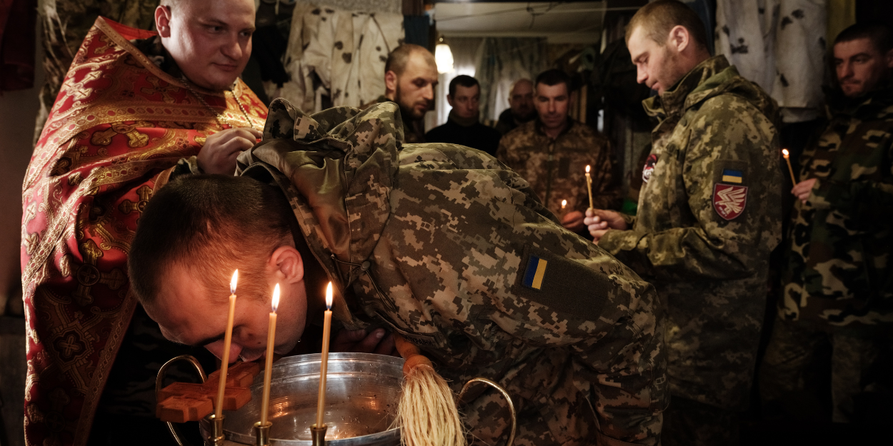 Les soldats ukrainiens cherchent réconfort dans la foi et la prière Les_soldats_ukrainiens_cherchent_reconfort_dans.original