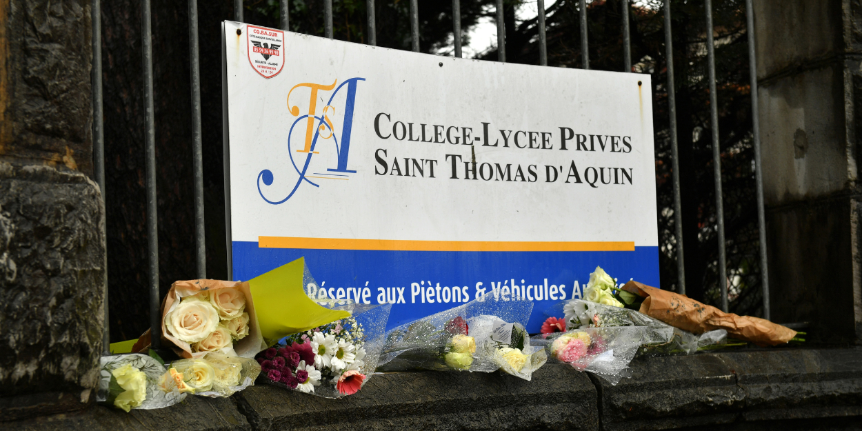 Vražda učitele na katolické střední škole v Saint-Jean-de-Luz