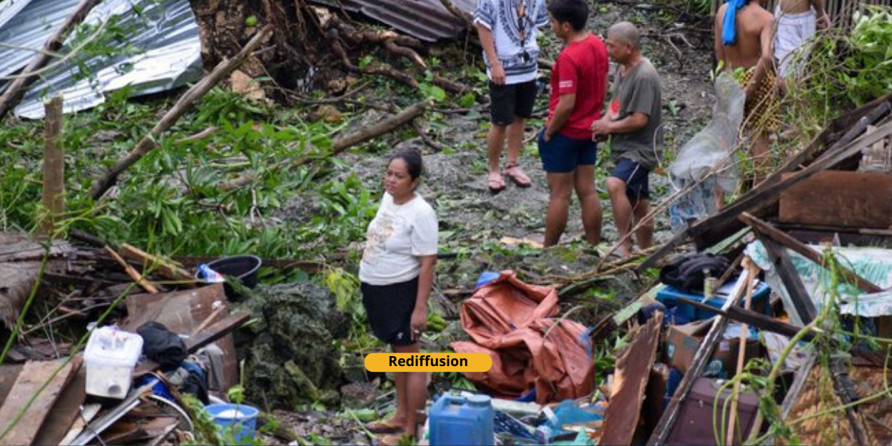 Morte de cinco socorristas implantados em áreas inundadas após o tufão Noru nas Filipinas