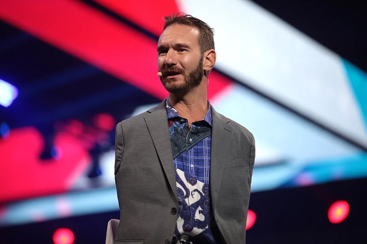 Nick Vujicic appelle les églises à aborder le péché sexuel une discussion franche sur l'addiction pornographique