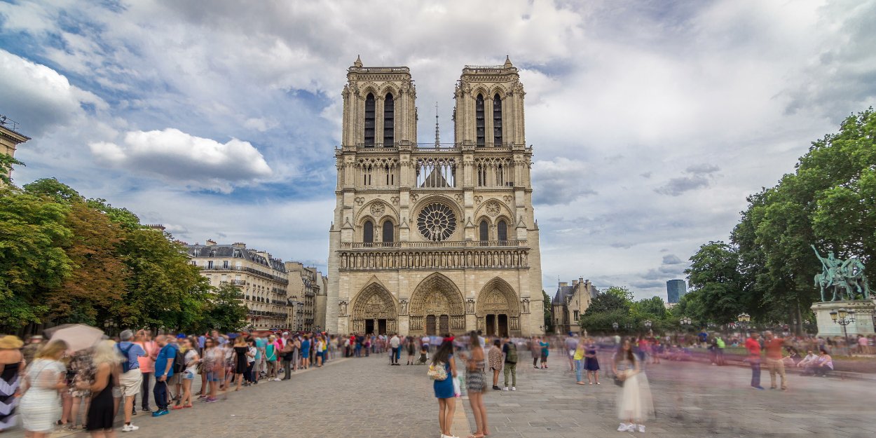 Notre-Dame de Paris les maquettes des nouveaux vitraux sur le thème de la Pentecôte dévoilées en décembre