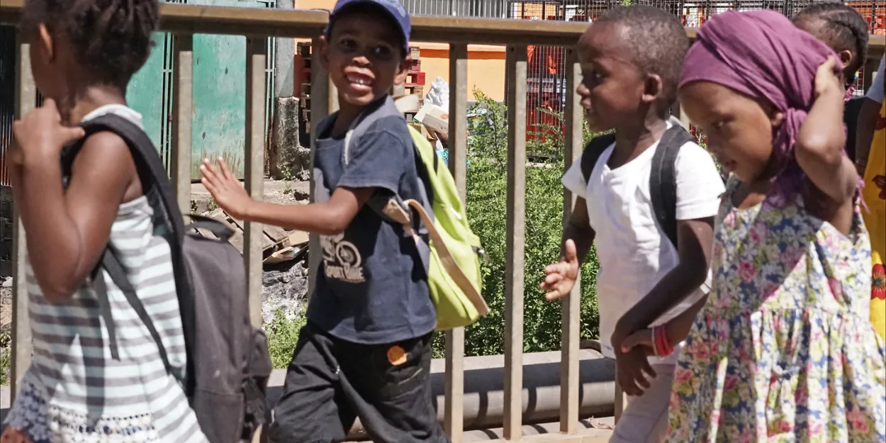 Pourquoi tant d’enfants non scolarisés à Mayotte