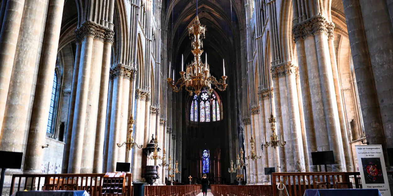 Reims_cathédrale_évacuée_odeur_brûlé_pas_trace_incendie