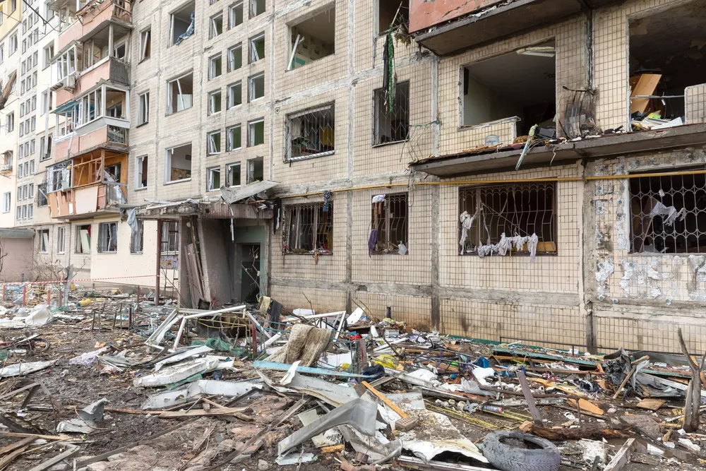 Survivant à l'explosion de 3 bombes en Ukraine, un journaliste se sent désormais "beaucoup plus proche de Dieu"