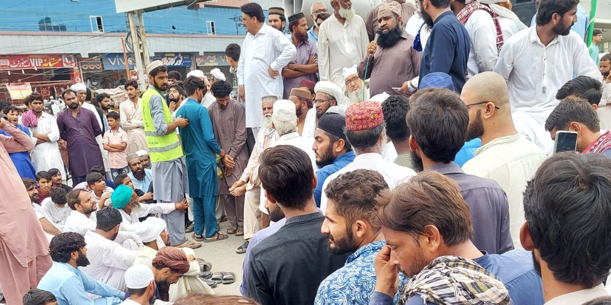 Nova acusação de blasfêmia força mais de 1000 famílias a fugir de suas casas no Paquistão por medo de represálias