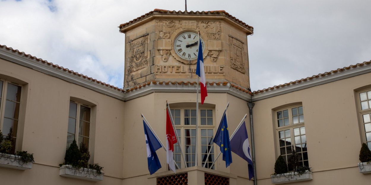 Vendée  une statue de Saint-Michel déplacée au nom de la laïcité