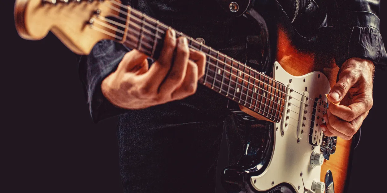 bois_incendié_Notre-Dame_Paris_transformé_guitare_électrique