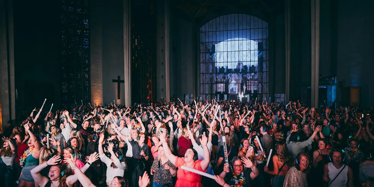 une-soiree-silent-disco-dans-la-cathedrale-de-canterbury-provoque-lindignation