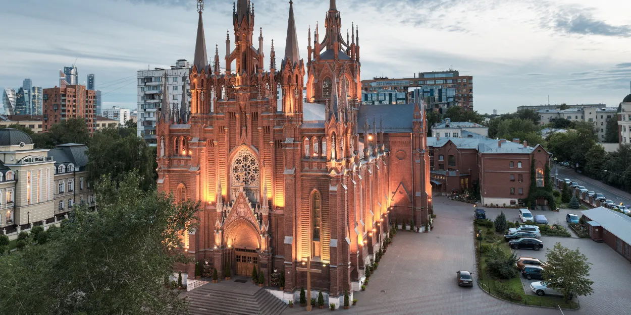 cathédrale_Moscou_émissaire_Vatican_célèbre_messe_paix