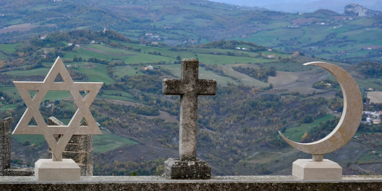 chefs_culte_saluent_liberte_loi_1905_inquietent_velleites_politiques