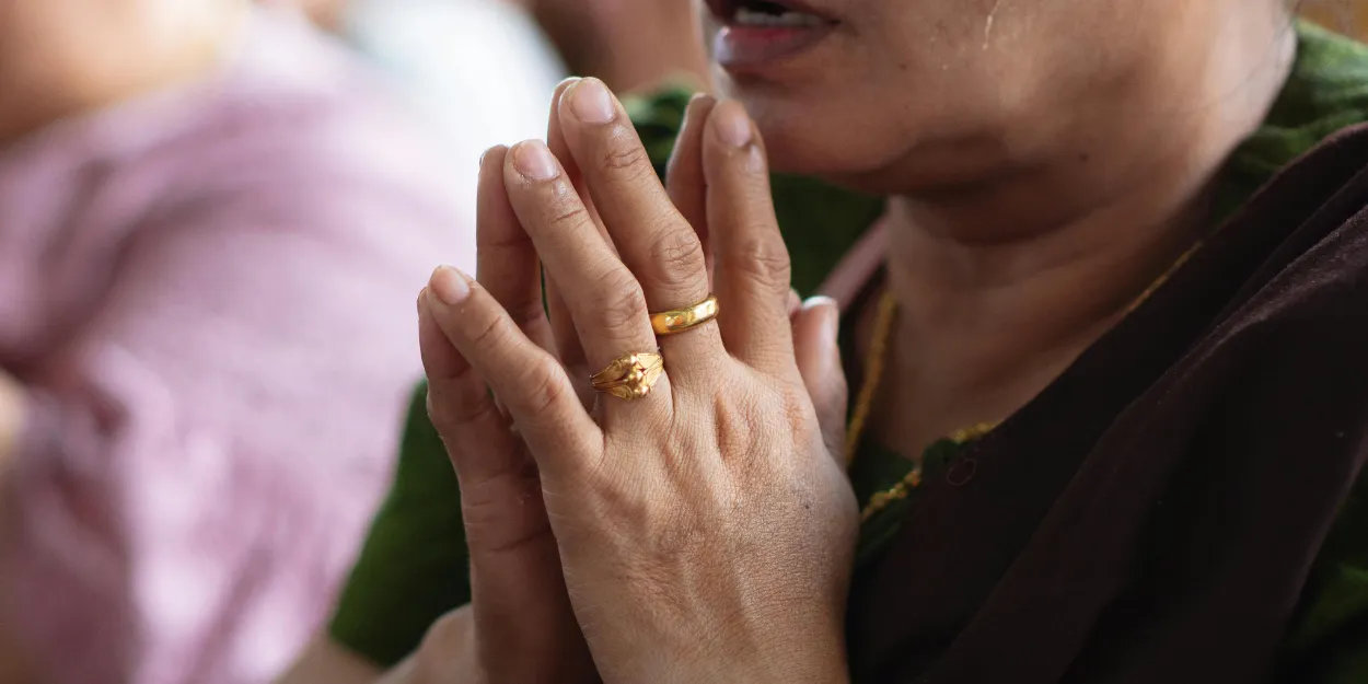 cinq_versets_prier_devoir_memoire_face_victimes_genocides