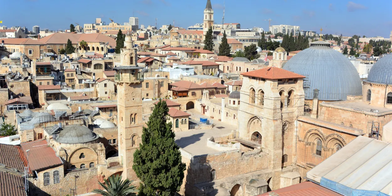 debris_tombes_sur_lieux_saints_jerusalem_apres_frappe_iranienne