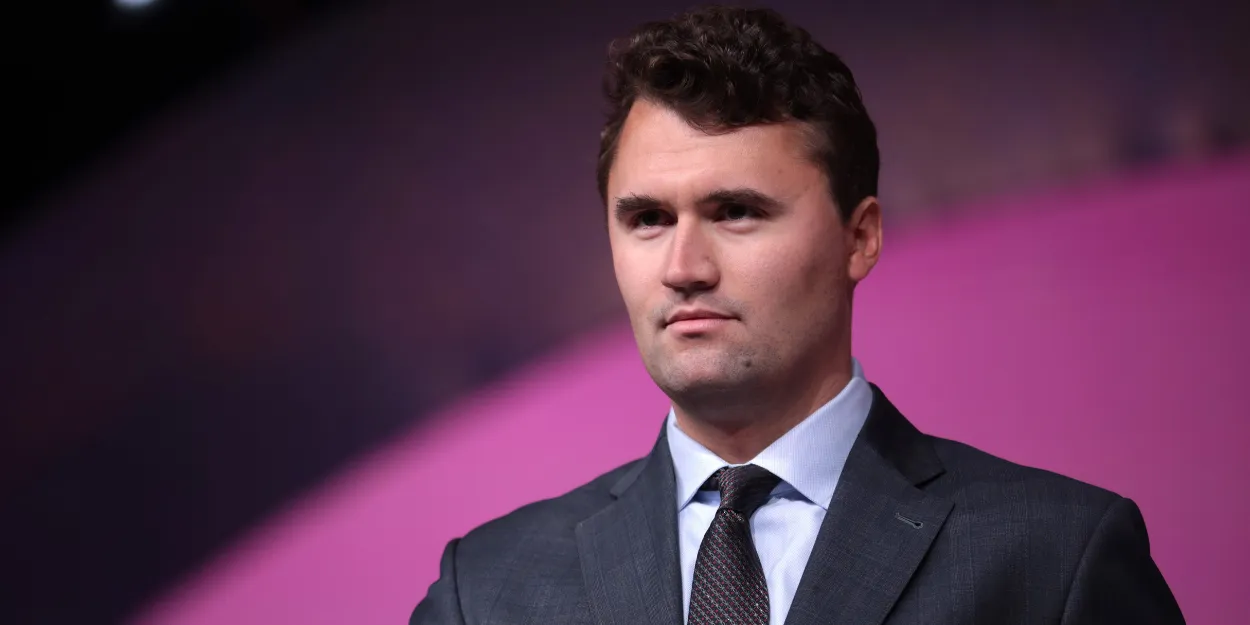 donaldd_trump_decore_titre_posthume_charlie_kirk_influenceur_evangelique_assassine