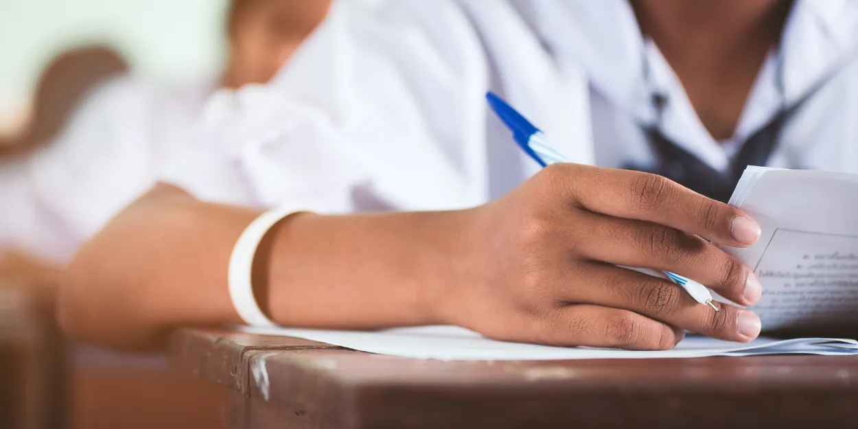 Au_nigeria_plus_de_trois_cents_eleves_enleves_par_des_terroristes_dans_une_ecole_catholique_nos_cœurs_sont_brises