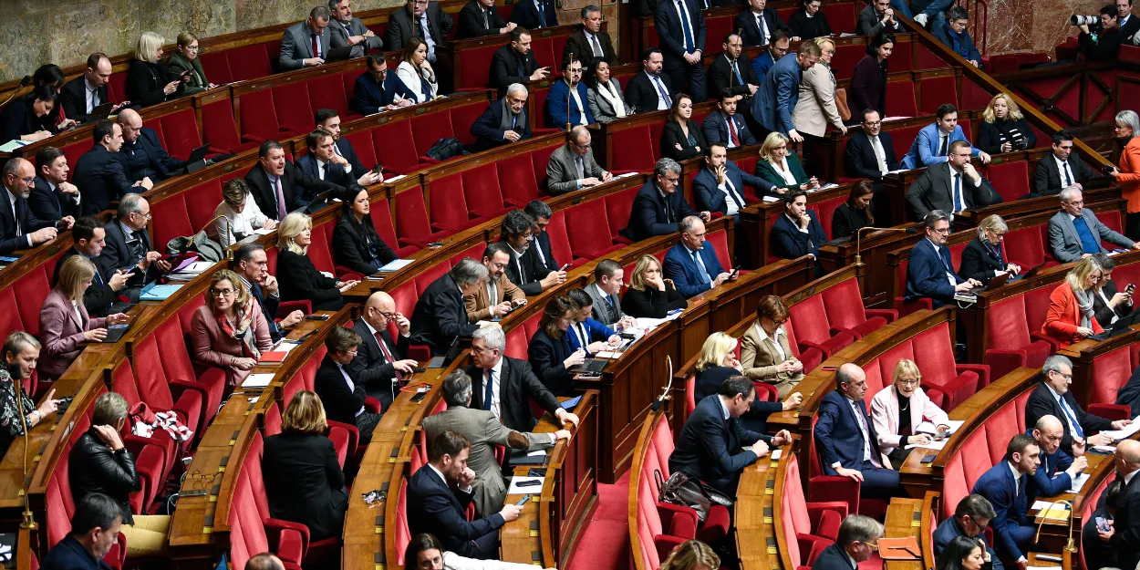 fin_vie_eglise_catholique_interpelle_deputes