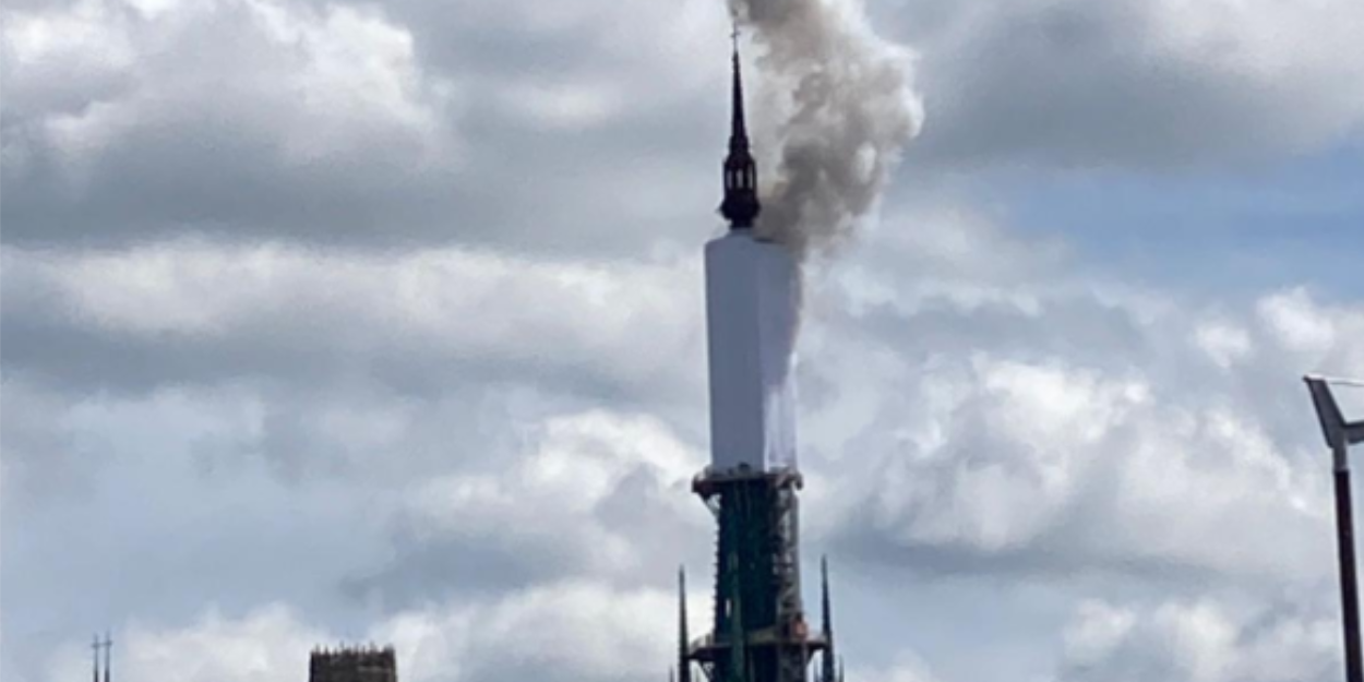 france_incendie_cours_fleche_cathedrale_rouen