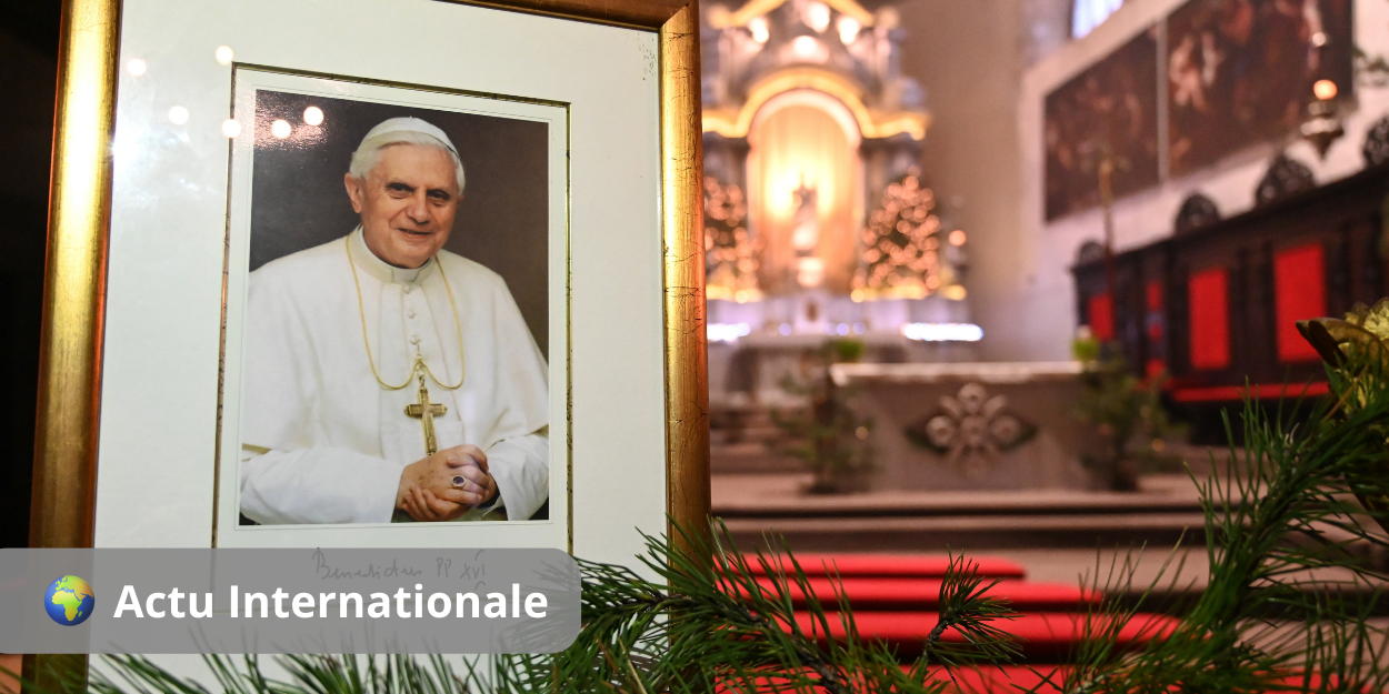 homenaje-francois-benoit-xvi-funerailles.png