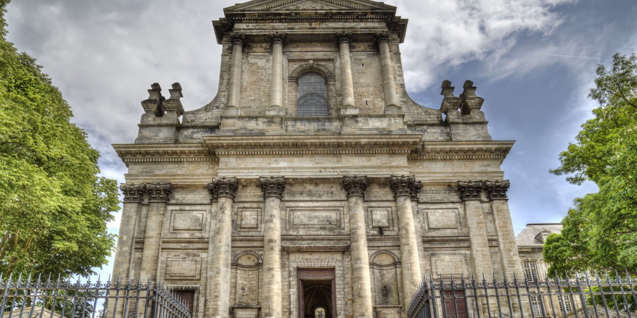 hommage_cathédrale_arras_funérailles