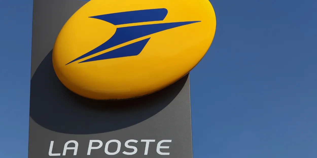 Oeuvre_dorient_un_timbre_de_la_poste_en_lhonneur_des_170_ans_de_lassociation