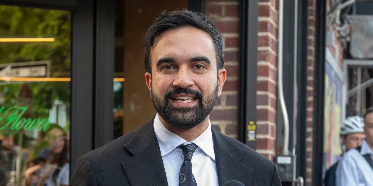 Labsence_du_maire_de_new_york_a_linstallation_du_11e_archeveque_local_suscite_des_critiques