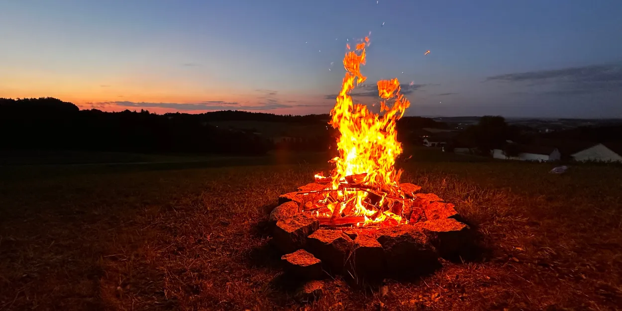 meme_braise_peut_redevenir_feu_presenciel