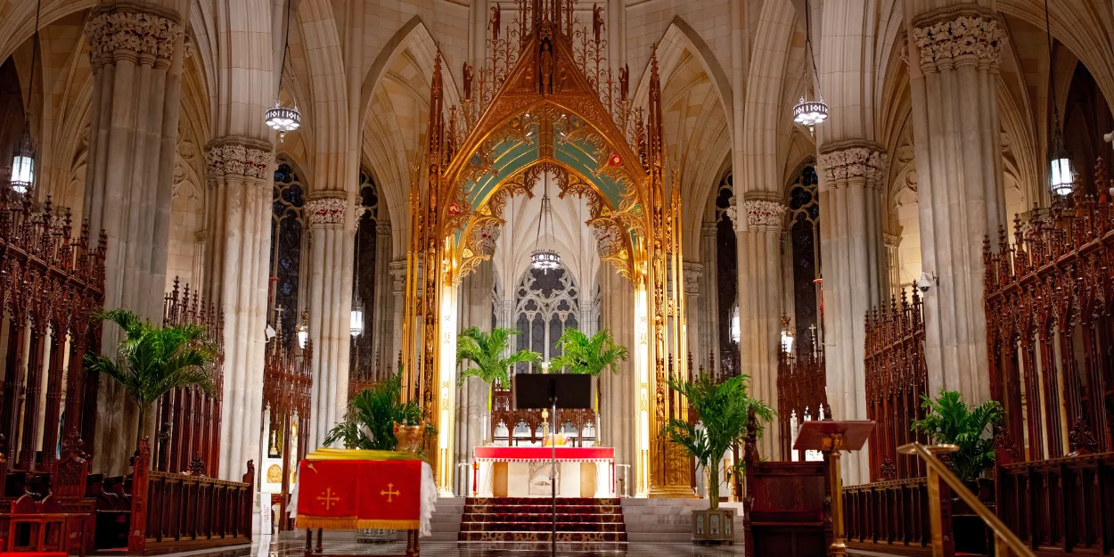 new_york_nouvel_archeveque_favorable_migrants_celebre_premiere_messe