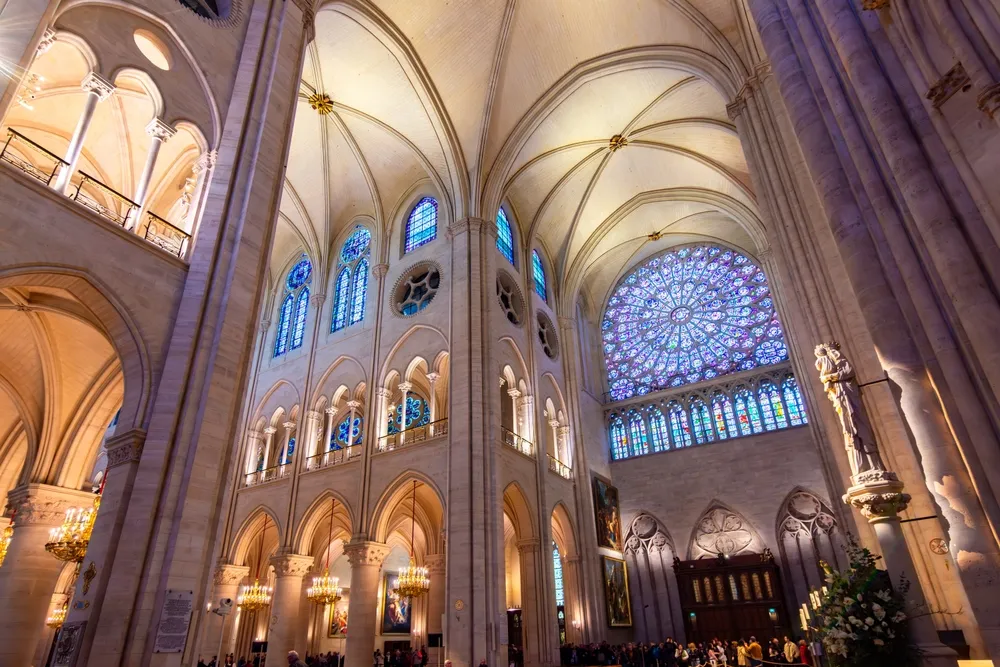 France_vitraux_ Notre-Dame_Paris_installés_automne