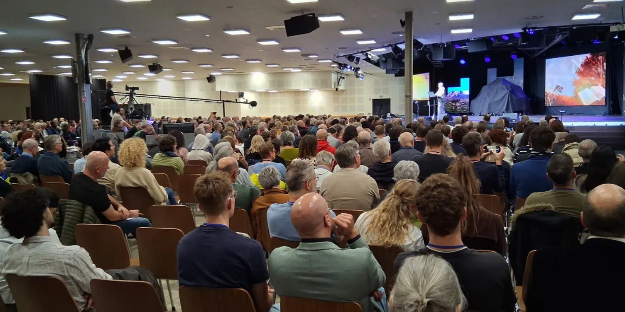plus_900_participants_congres_national_bible_science_magnifique